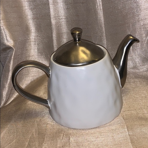 Nicole Miller Other - Nicole Miller home ceramic teapot